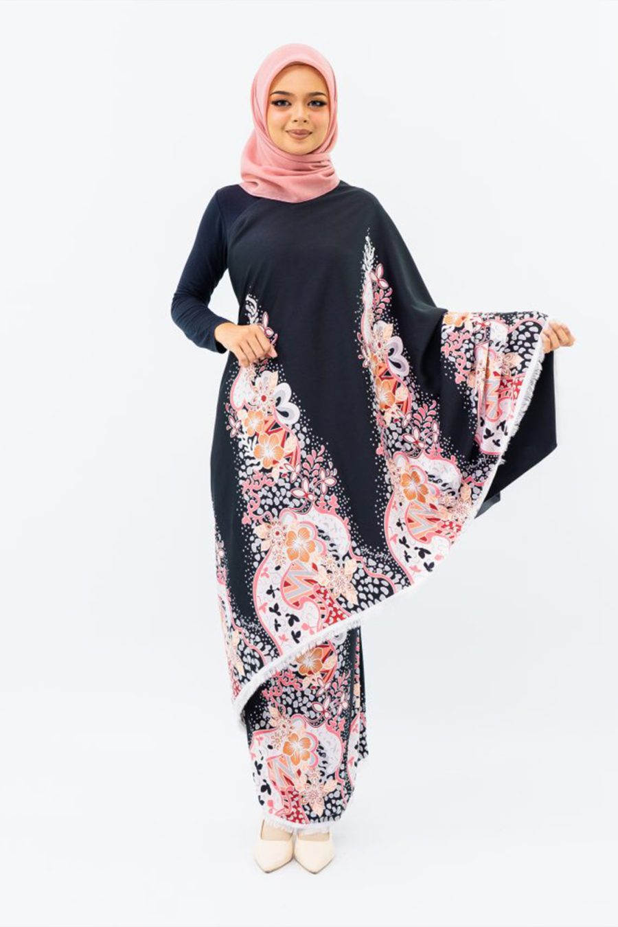 KAIN PASANG BATIK SWISS SATIN BLACK -+22MTR - Image 2